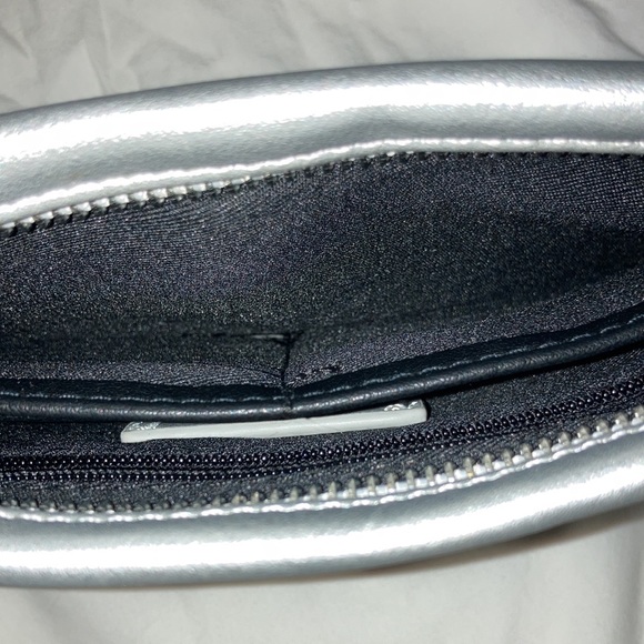 Forever 21 silver metallic chain purse / clutch / sling bag / crossbody - Picture 5 of 11